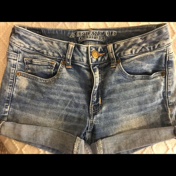 American Eagle denim shorts - lot of 2 - both sz 6 - Picture 5 of 8